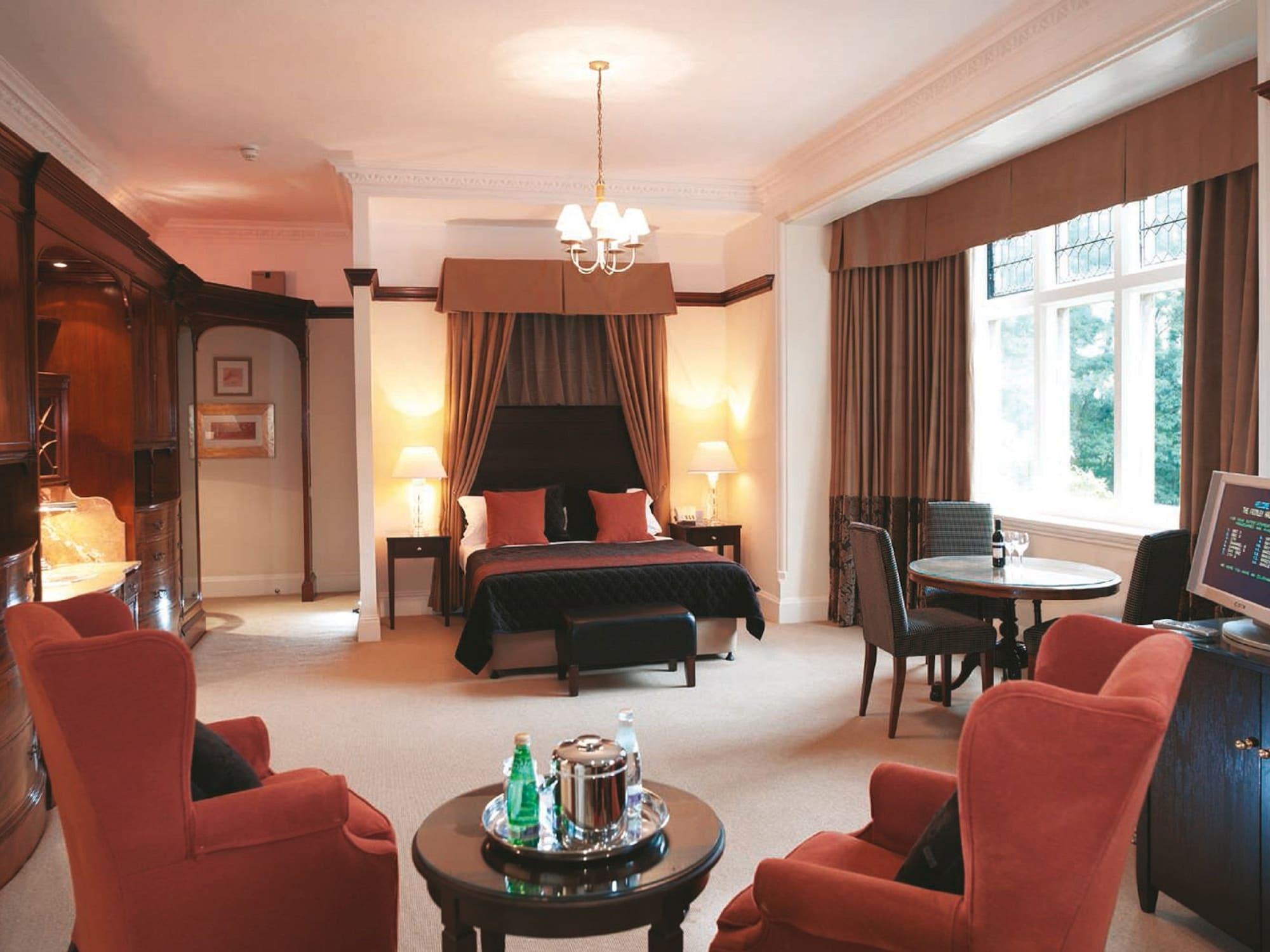 แมคโดนัลด์ ฟริมลีย์ ฮอลล์ โฮเต็ล แอนด์ สปา Hotel แคมเบอร์ลีย์ ภายนอก รูปภาพ