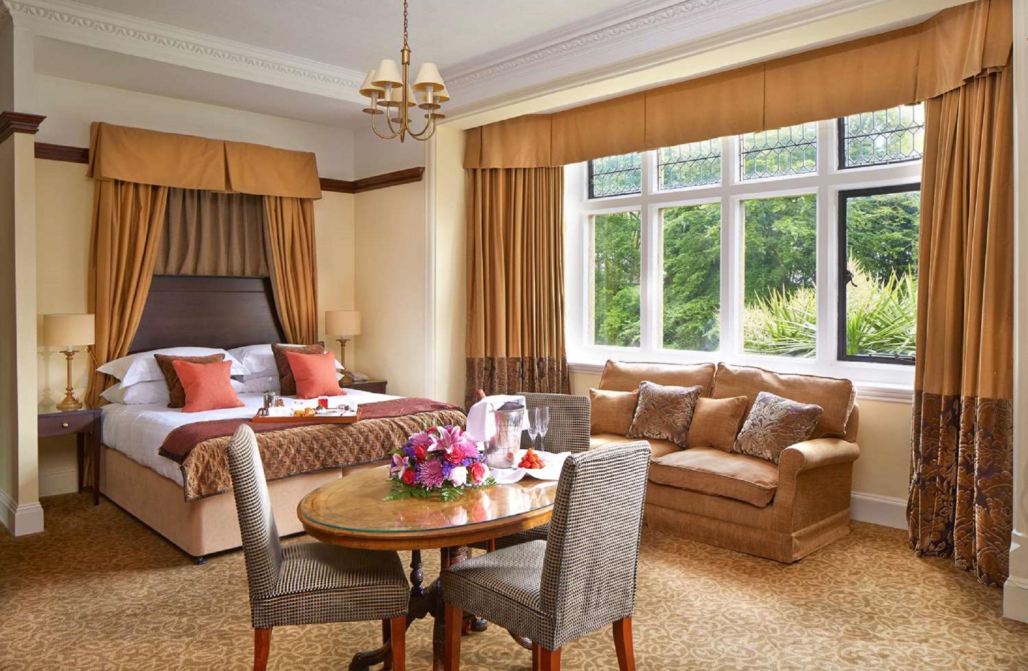 แมคโดนัลด์ ฟริมลีย์ ฮอลล์ โฮเต็ล แอนด์ สปา Hotel แคมเบอร์ลีย์ ภายนอก รูปภาพ