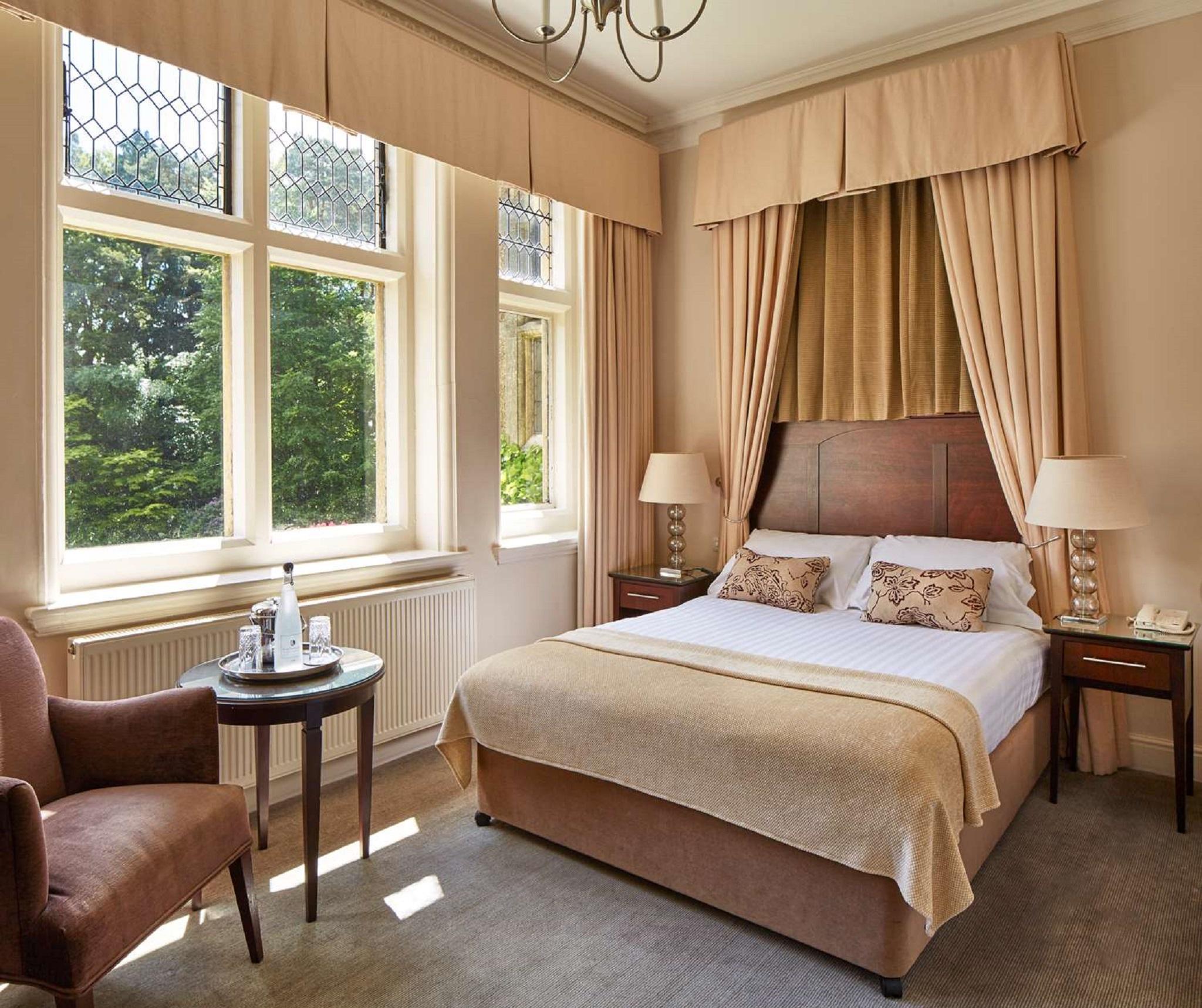 แมคโดนัลด์ ฟริมลีย์ ฮอลล์ โฮเต็ล แอนด์ สปา Hotel แคมเบอร์ลีย์ ภายนอก รูปภาพ