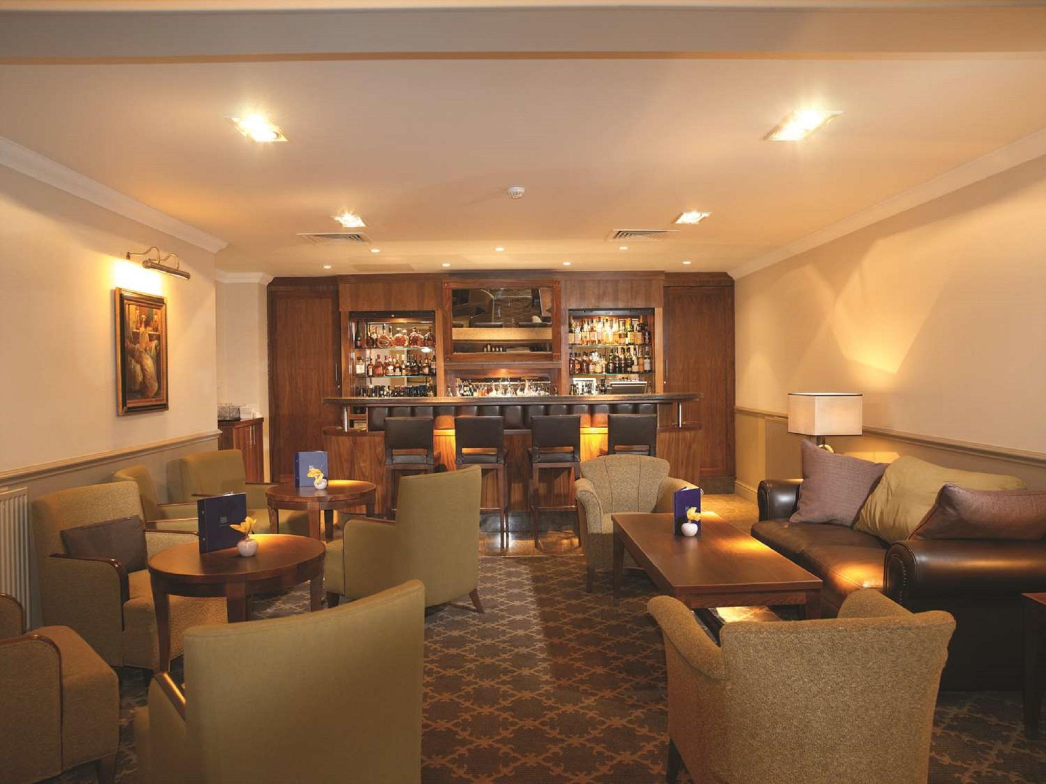 แมคโดนัลด์ ฟริมลีย์ ฮอลล์ โฮเต็ล แอนด์ สปา Hotel แคมเบอร์ลีย์ ภายนอก รูปภาพ