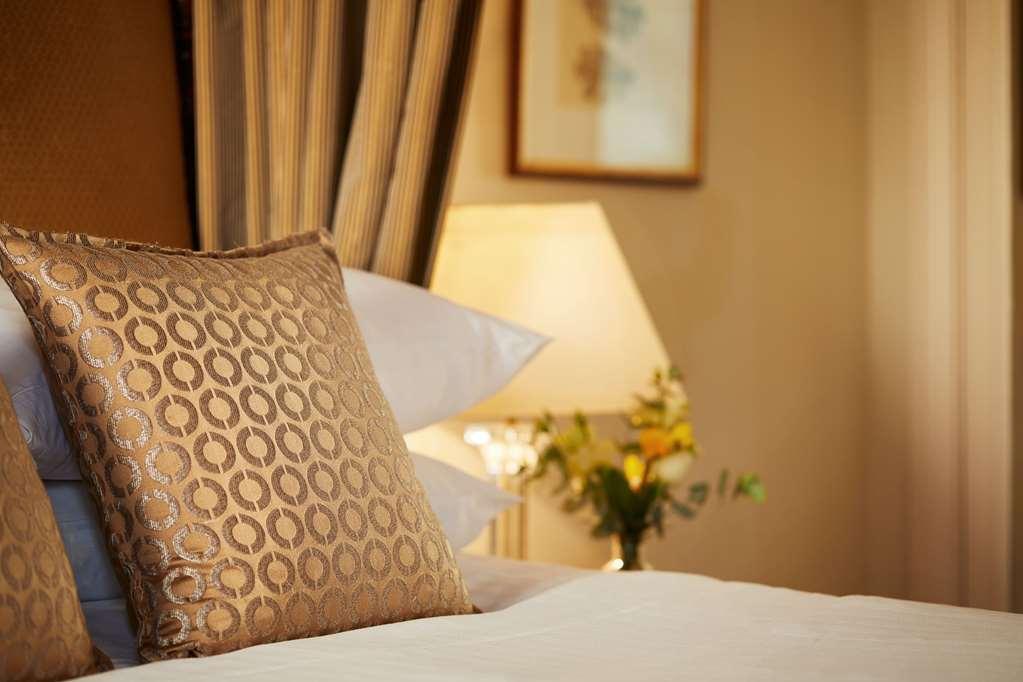 แมคโดนัลด์ ฟริมลีย์ ฮอลล์ โฮเต็ล แอนด์ สปา Hotel แคมเบอร์ลีย์ ห้อง รูปภาพ