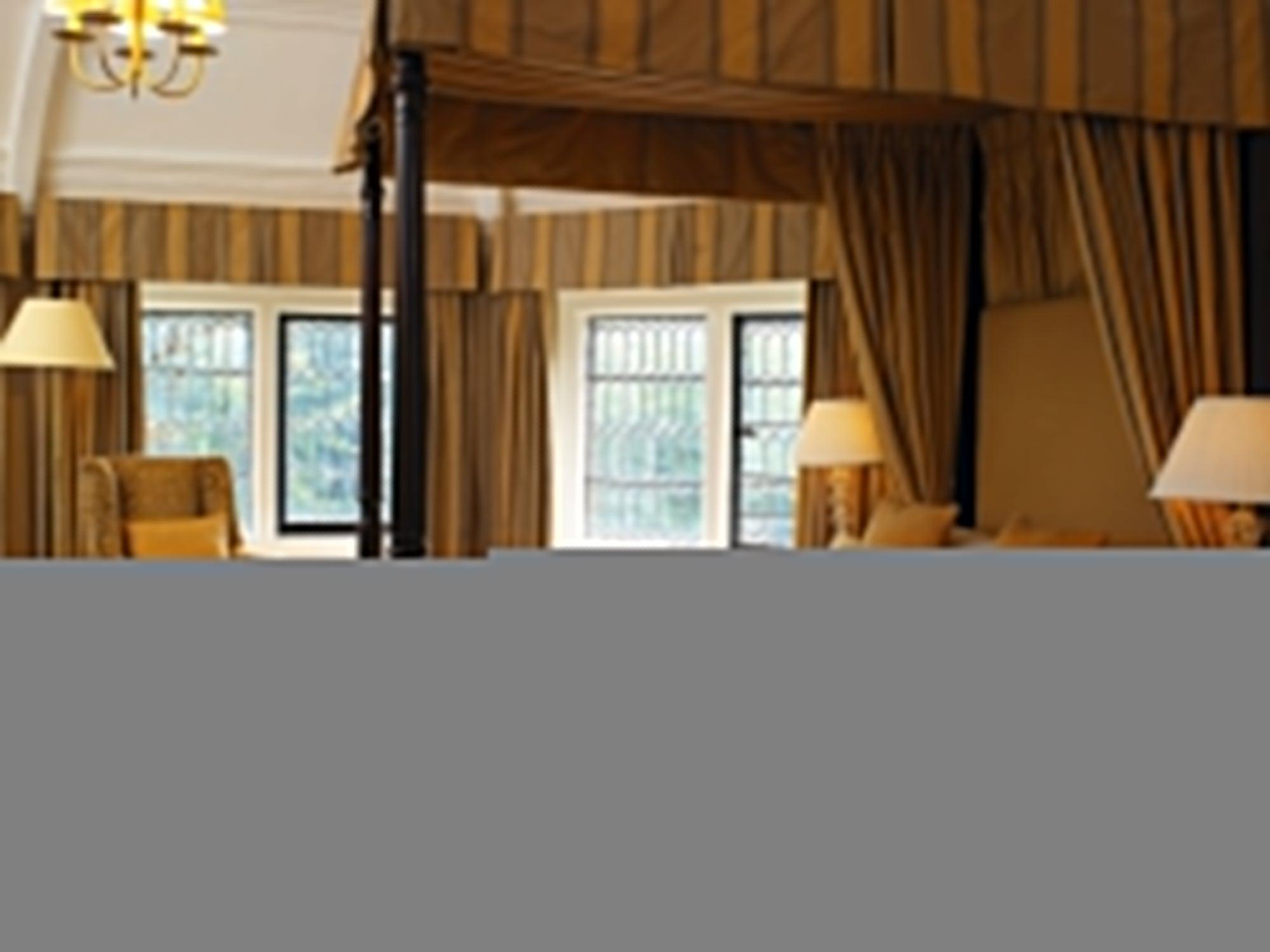 แมคโดนัลด์ ฟริมลีย์ ฮอลล์ โฮเต็ล แอนด์ สปา Hotel แคมเบอร์ลีย์ ภายนอก รูปภาพ